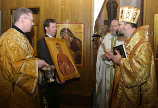 Bishop Hlib Blesses Icon